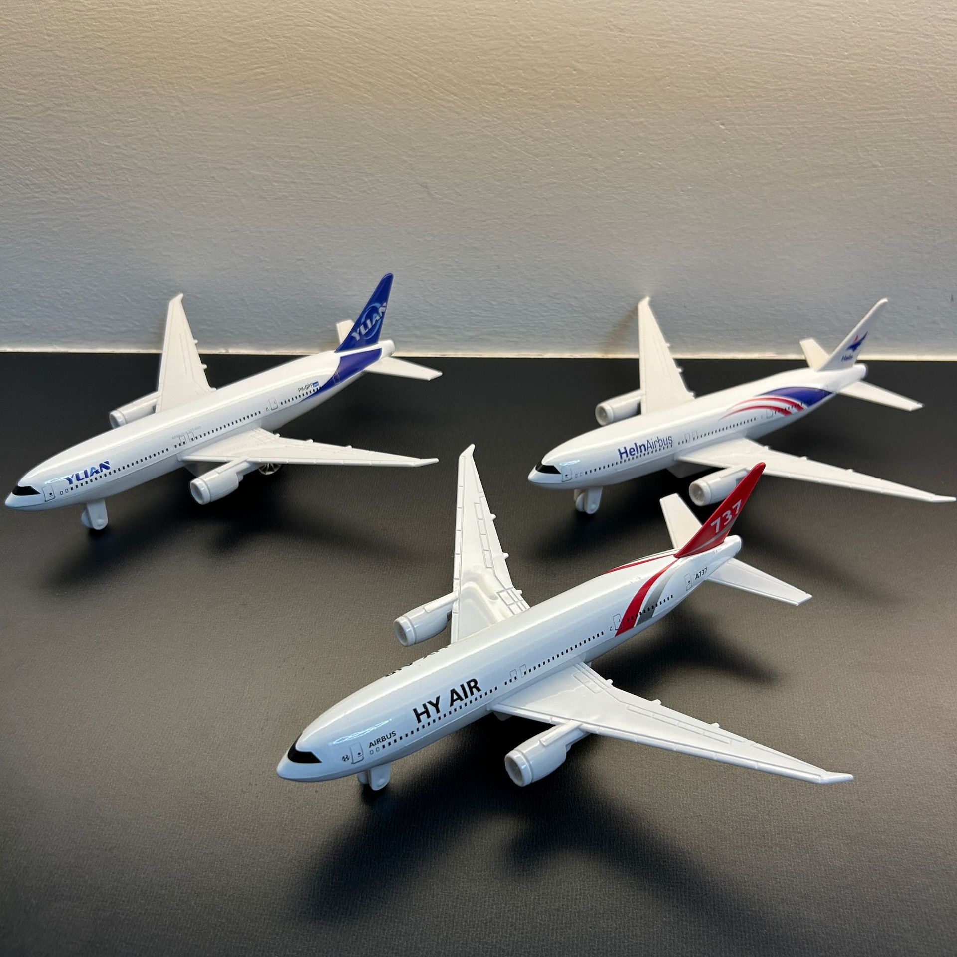 Miniatura de Avião de Brinqued - Model Airplane Plastic avaliação e preço